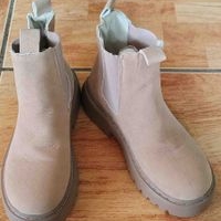 Botines de gamuza beige image