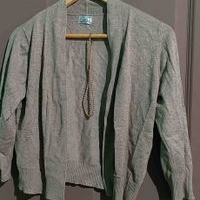 Cardigan gris elegante image