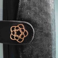 Cartera elegante negra image