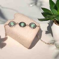 Pulsera elegante con piedra verde image