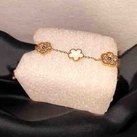 Pulsera elegante con diseño floral acero inoxidable image