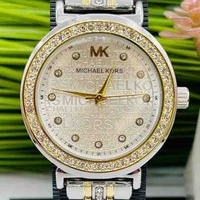 Reloj elegante con cristales image