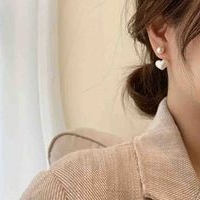 Aretes de perla elegantes image