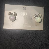 Elegantes Aretes de Perla image