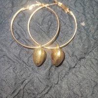 Aretes de aro dorados image