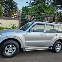 Mitsubishi Montero GL image