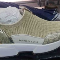 Tenis Michael Kors dorados image