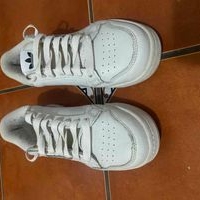 Tenis blancos Adidas talla 6.5 image