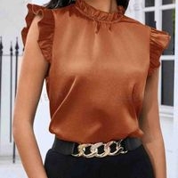 Blusa Satinada con Volantes image