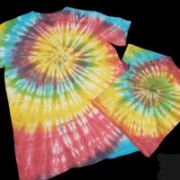Camiseta Tie-Dye personalizada. image