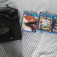 Play station 4 Slim de 500 GB, 3 juegos y 1 control image