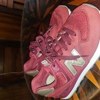 Tenis New Balance Burdeos image