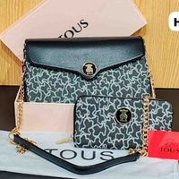 Elegante bolso y cartera Tous image