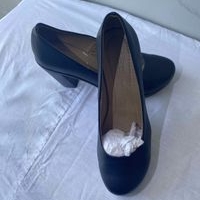 Elegantes zapatos de tacón image