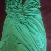 Elegante vestido verde image