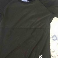 Camiseta deportiva negra image
