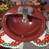 Lavamanos de cerámica rojo image