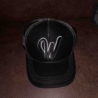 Gorra Negra Estilizada image