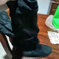 Botas negras elegantes image