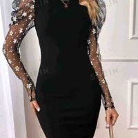 Vestido Elegante con Mangas de Encaje image