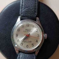 Reloj vintage de cuerda de colección suizo image