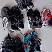 Lote de tenis deportivos variados image