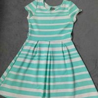 Vestido a rayas para niña image
