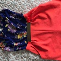 Vestido floral vibrante image