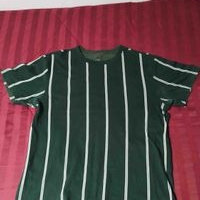Camiseta a rayas elegante image