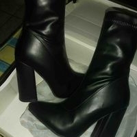 Botas de tacón elegantes image