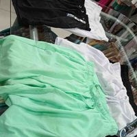Shorts de baño vibrantes image