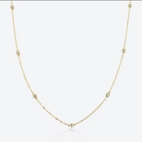 Collar dorado elegante image