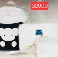 Set de mochilas y bolsos elegantes image