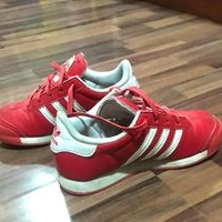 Tenis Adidas Clásicos Rojos image
