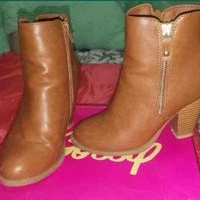 Botines de tacón elegantes image
