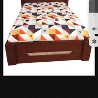 Cama de madera elegante image