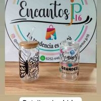 Botellas de vidrio decorativas image