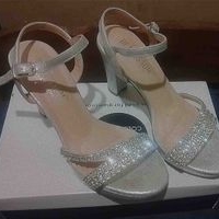 Tacones Elegantes Plateados image