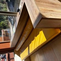Sofá de madera image