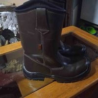 Botas de seguridad resistentes image