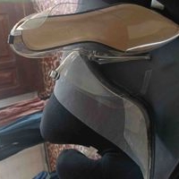 Elegantes tacones transparentes image