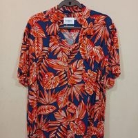 Camisa tropical vibrante image
