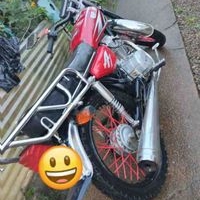 Vendo Rock 150, al día firma,garantía.  image