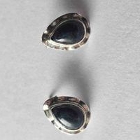 Elegantes aretes de jade image