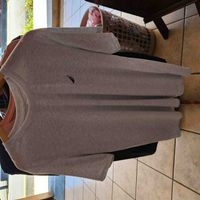 Camiseta gris casual image