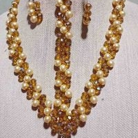 Elegante Set de Collar y Aretes image