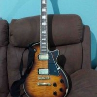 Guitarra Eléctrica Estilo Les Paulcon estuche donde colocarla. image