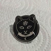 Pin de gato místico image