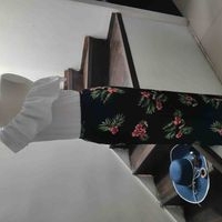Conjunto blusa y falda floral image