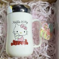 Taza Hello Kitty con tapa image